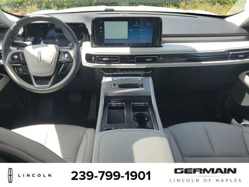 New 2026 Lincoln Aviator 2WD image 17