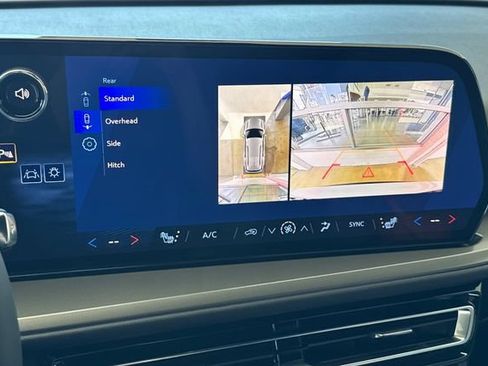 New 2026 Chevrolet Traverse LT w/ Driver Confidence Package FWD image 28