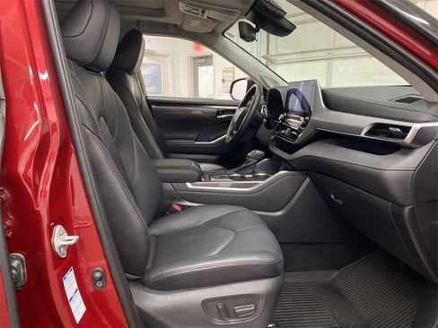 Used 2020 Toyota Highlander Platinum image 20