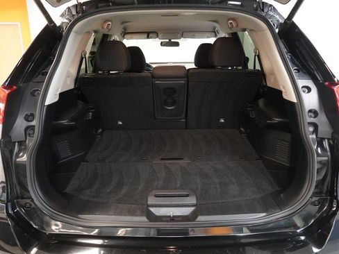 Used 2018 Nissan Rogue SV AWD/4WD image 11