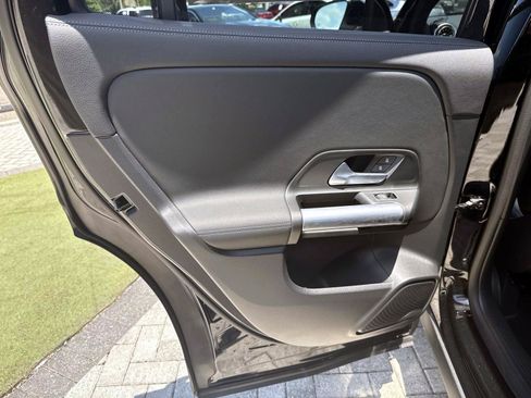 Certified 2025 Mercedes-Benz GLA 250 image 11