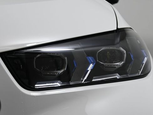 New 2026 BMW X6 xDrive40i w/ Climate Comfort Package image 11