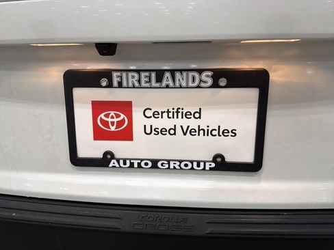 Certified 2023 Toyota Corolla Cross LE image 9