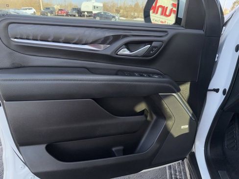 Used 2022 GMC Yukon XL Denali image 14