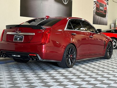 Used 2018 Cadillac CTS V w/ Carbon Fiber Package RWD image 4