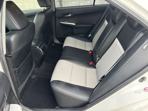 Used 2012 Toyota Camry SE FWD image 13