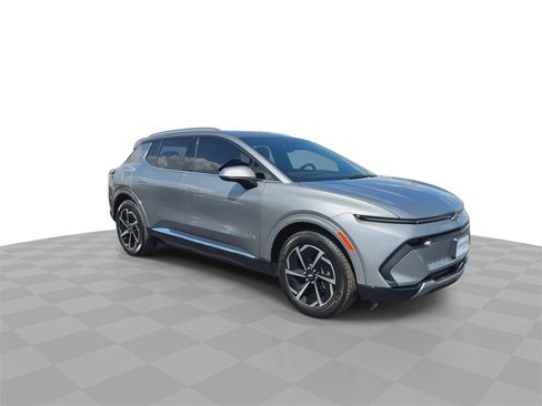 Used 2024 Chevrolet Equinox EV LT image 2