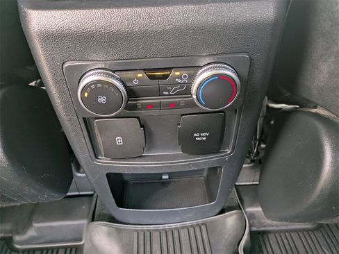 Used 2020 Ford Explorer Platinum w/ Premium Technology Package image 29