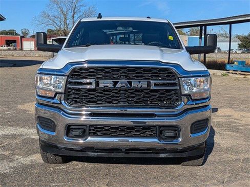 Used 2022 RAM 2500 Tradesman w/ Chrome Appearance Group image 9