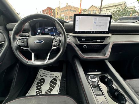 Used 2025 Ford Explorer ST-Line w/ ST-Line Street Pack AWD/4WD image 12