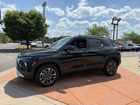 New 2026 Chevrolet TrailBlazer LT FWD image 3