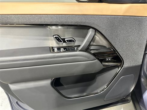Used 2023 Land Rover Range Rover Sport SE Dynamic image 16