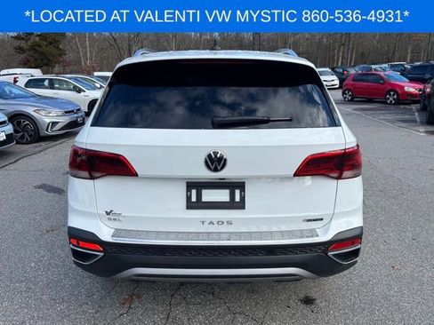 Certified 2023 Volkswagen Taos SEL image 7