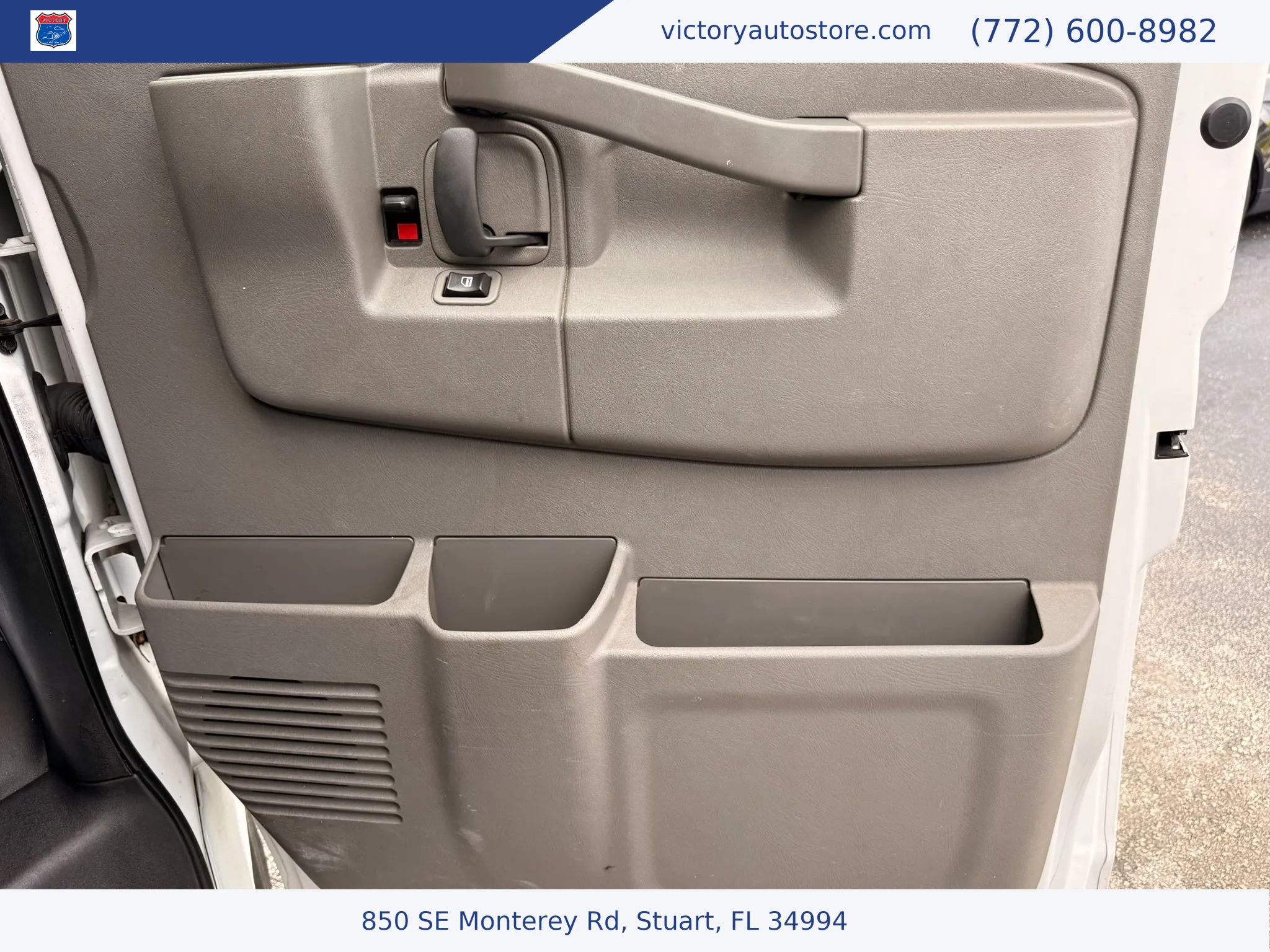Used 2020 Chevrolet Express 2500 w/ Driver Convenience Package RWD image 17