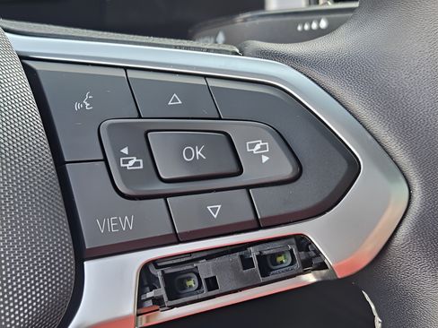 Certified 2022 Volkswagen Atlas Cross Sport SE FWD image 22