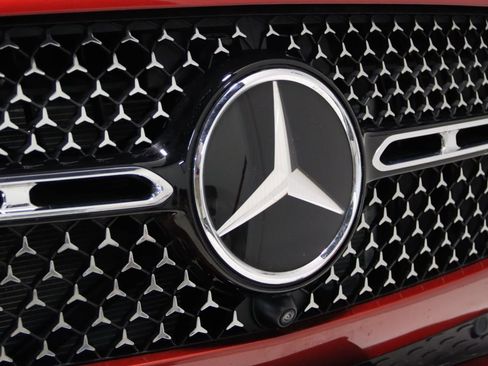 Used 2024 Mercedes-Benz GLE 350 4MATIC image 32
