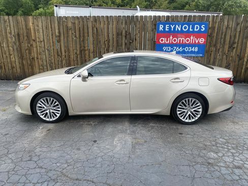 Used 2014 Lexus ES 350 w/ Luxury Package FWD image 6
