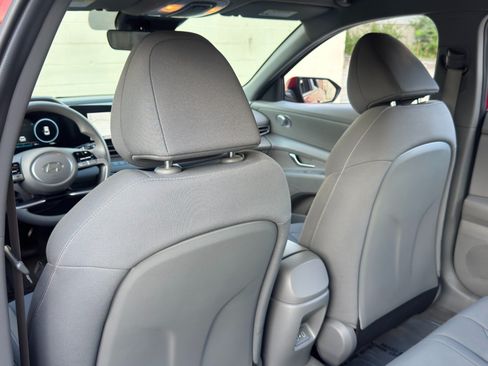 Used 2024 Hyundai Elantra SEL FWD image 33