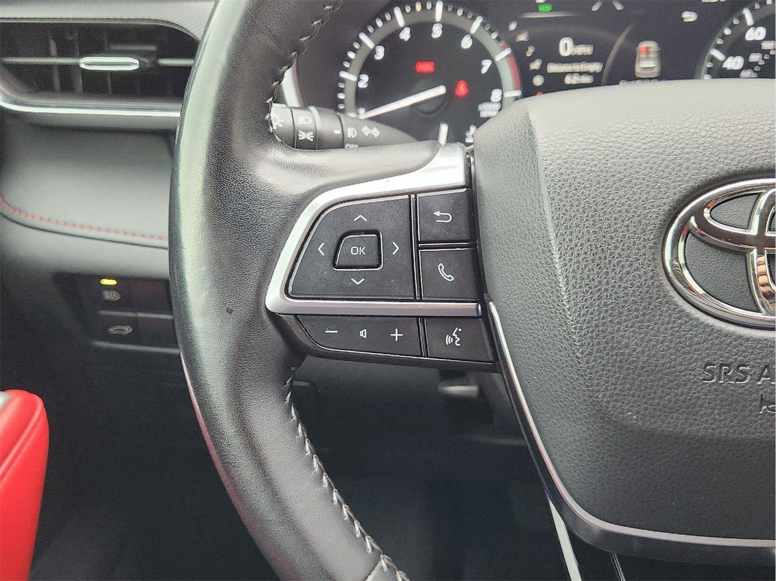 Used 2021 Toyota Highlander XSE FWD image 27