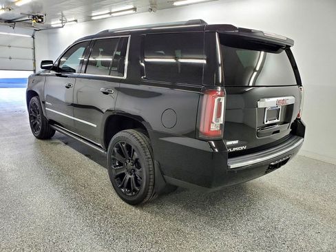 Used 2020 GMC Yukon Denali w/ Denali Ultimate Black Edition image 6