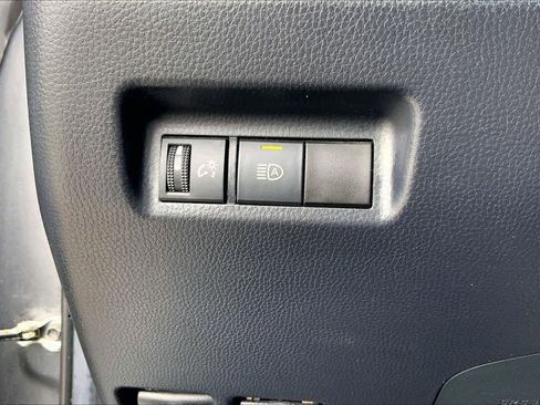 Used 2020 Toyota RAV4 XLE FWD image 33