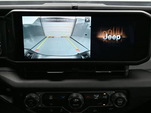 Used 2025 Jeep Gladiator Sport AWD/4WD image 20