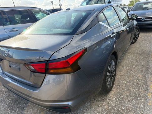 Used 2024 Nissan Altima 2.5 SV FWD image 5