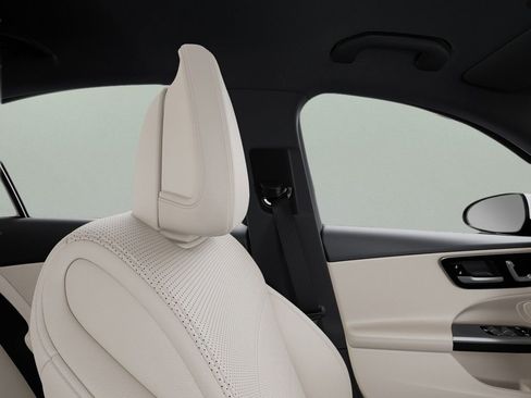 Used 2025 Mercedes-Benz C 300 Sedan image 43