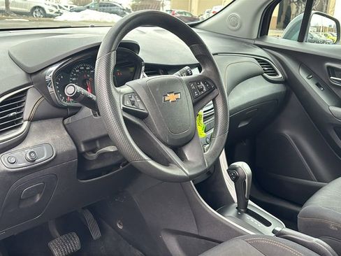 Used 2017 Chevrolet Trax LT image 26