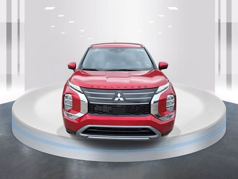 New 2026 Mitsubishi Outlander SE image 2
