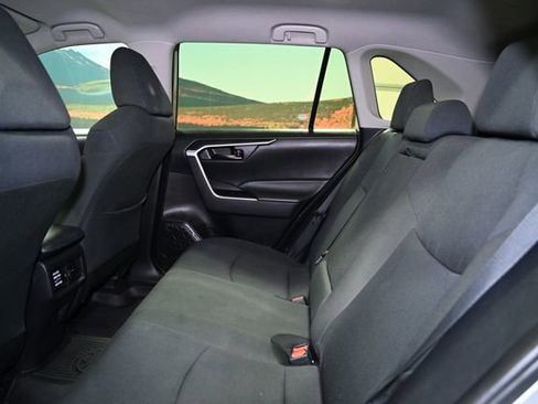 Used 2022 Toyota RAV4 LE image 40