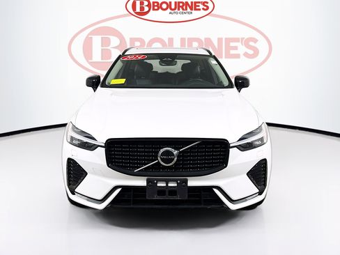 Used 2024 Volvo XC60 B5 Core image 6