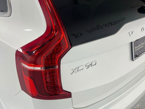 Used 2021 Volvo XC90 T6 Momentum w/ Climate Package image 13