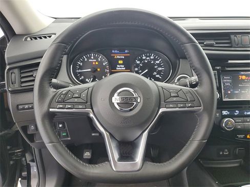 Used 2019 Nissan Rogue SV image 23