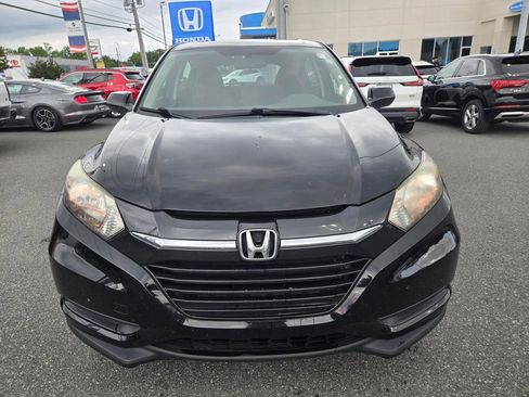Used 2017 Honda HR-V LX image 2