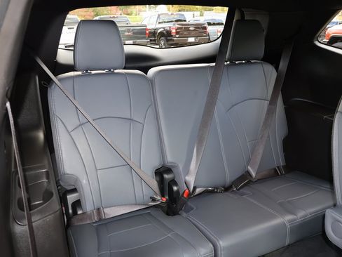 Certified 2024 Buick Enclave Premium image 37