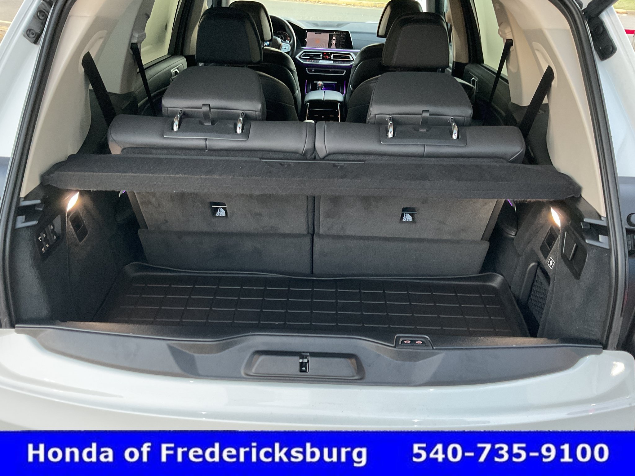 Used 2022 BMW X7 xDrive40i w/ Executive Package AWD/4WD image 25