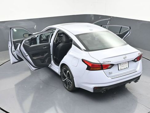 Used 2023 Nissan Altima 2.5 SR w/ SR Premium Package FWD image 46
