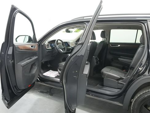 Used 2024 Volkswagen Atlas SE AWD/4WD image 22