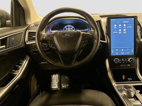 Used 2022 Ford Edge SE image 23