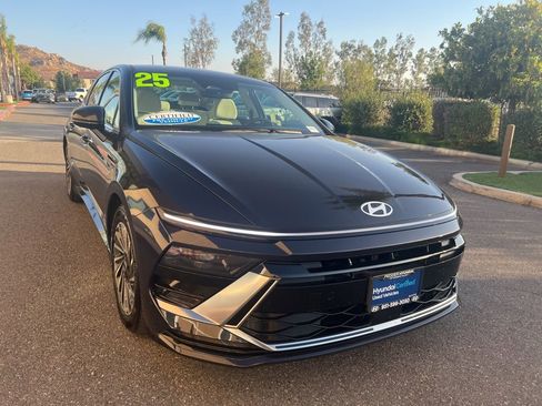 Certified 2025 Hyundai Sonata SEL FWD image 2