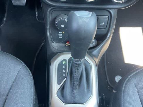 Used 2017 Jeep Renegade Sport w/ Power & Air Group AWD/4WD image 19