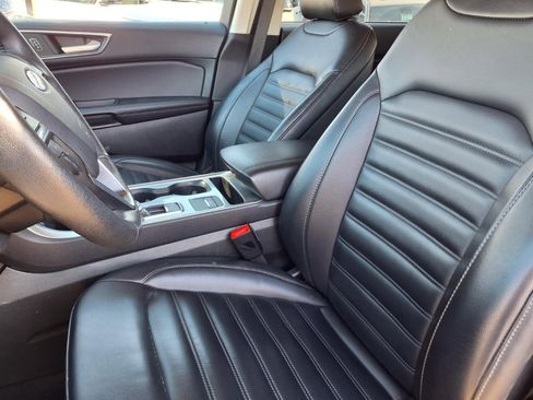 Used 2024 Ford Edge SEL image 3