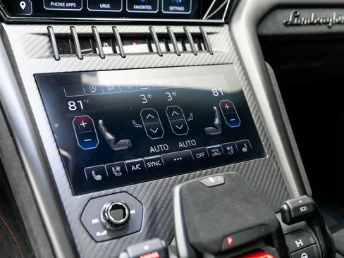 Used 2023 Lamborghini Urus Performante image 34