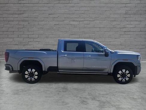 Used 2025 GMC Sierra 2500 Denali w/ Denali Reserve Package AWD/4WD image 6