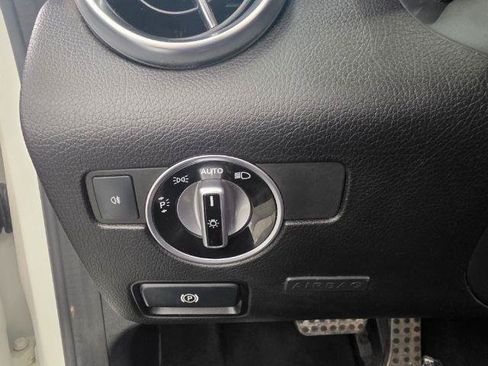 Used 2017 Mercedes-Benz SLC 43 AMG image 20