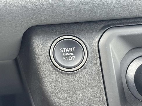 Used 2025 Land Rover Defender 130 X-Dynamic SE AWD/4WD image 35