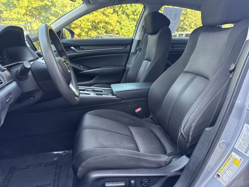 Used 2018 Honda Accord EX image 5