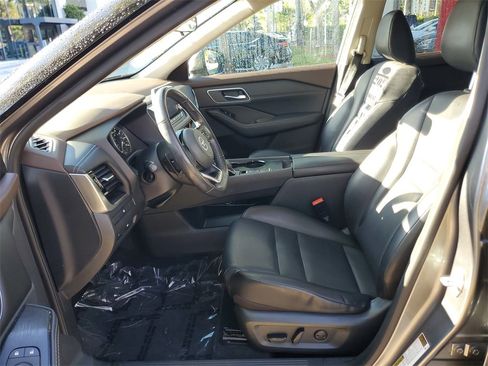 Certified 2021 Nissan Rogue SV w/ Premium Package image 17