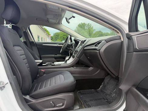 Used 2016 Ford Fusion SE FWD image 21